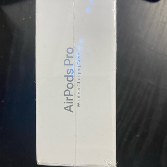 AirPod pros - Picture 1 of 5